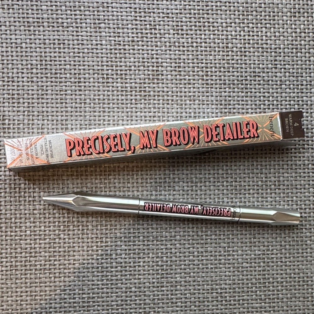Benefit Precisely, My Brow Detailer in Shafe 4 warm deep brown brand new